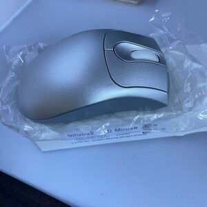 WACOM Intuos2 Intuos 2 NEW Unused 2d Wireless Tablet Mouse Silver XC-100-03 OEM